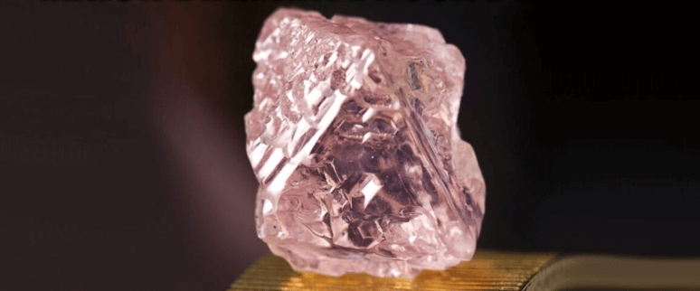 O maior diamante rosa bruto foi descoberto