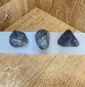 Como Usar a Pedra Olho de Gato